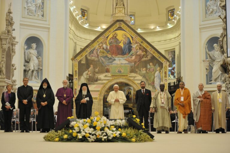 El bautismo de deseo es el fundamento de la apostasía del Vaticano II