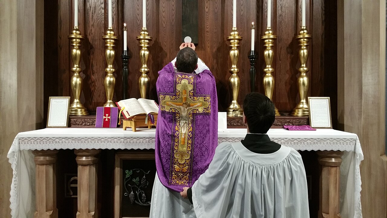 Traditional Latin Mass Elevation.jpg