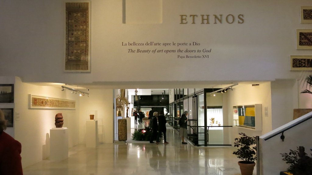 Entrada del Museo Etnológico «Anima Mundi» de los Museos Vaticanos
