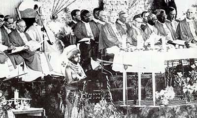 Proclamación del evangelio en la misa (Papúa Nueva Guinea, 1984)